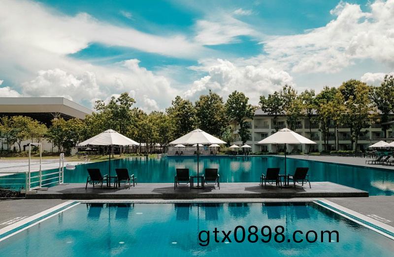 遊(you)泳池(chi)設(she)備(bei)廠傢哪傢(jia)好